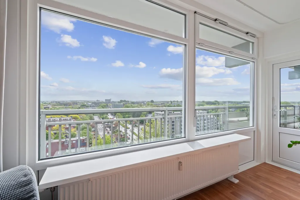 Balcon - Modern Corner Flat with Panoramic View in Haarlem