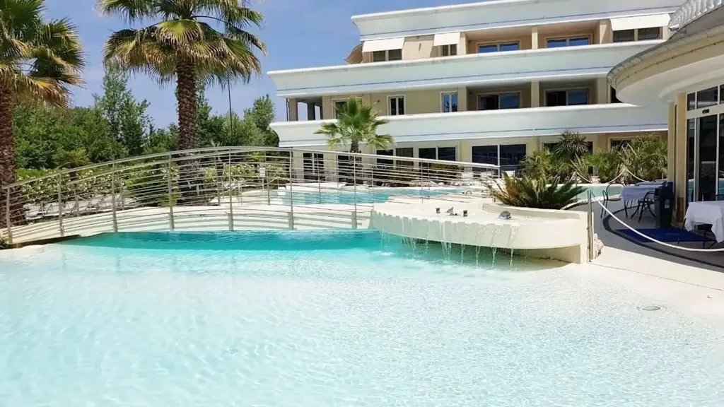 Bassein - Trilocale with Pool in Sirmione