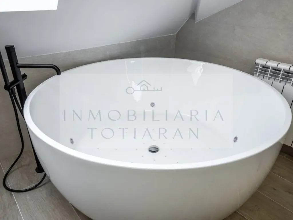 Vannitoad - Luxury Duplex with Ski Access in Tanau