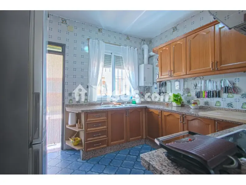 Köök - Chalet with Extensive Garden in Nuevo Bulevar