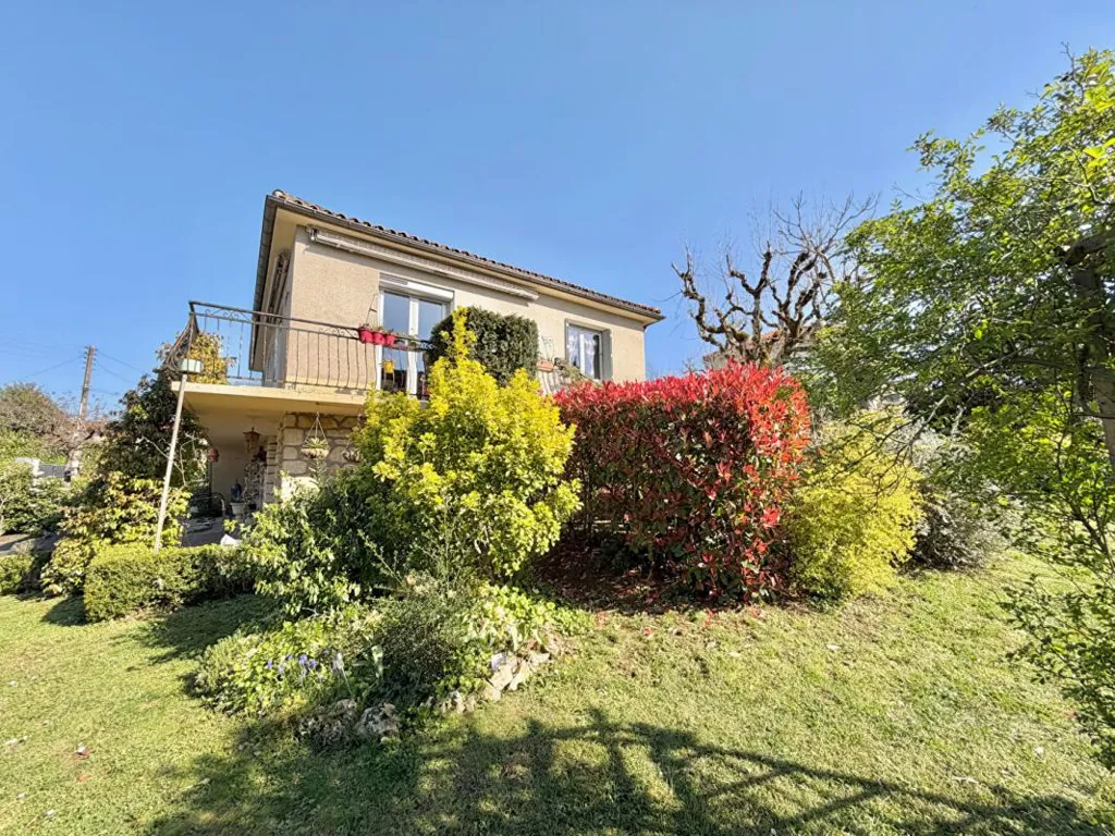 Aed - Renovated House with Garden in Luzech