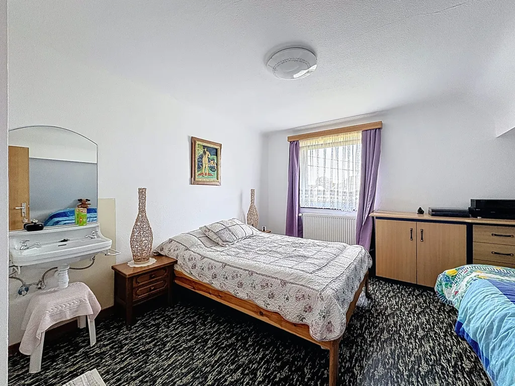 4-bedroom house in Bullange
