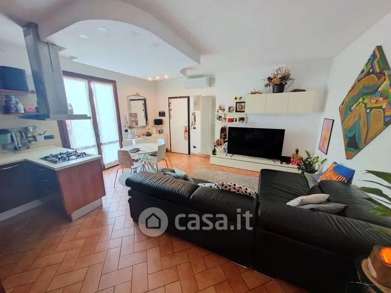 Elutuba - Two-Level Apartment with Terrace in Castelvetro
