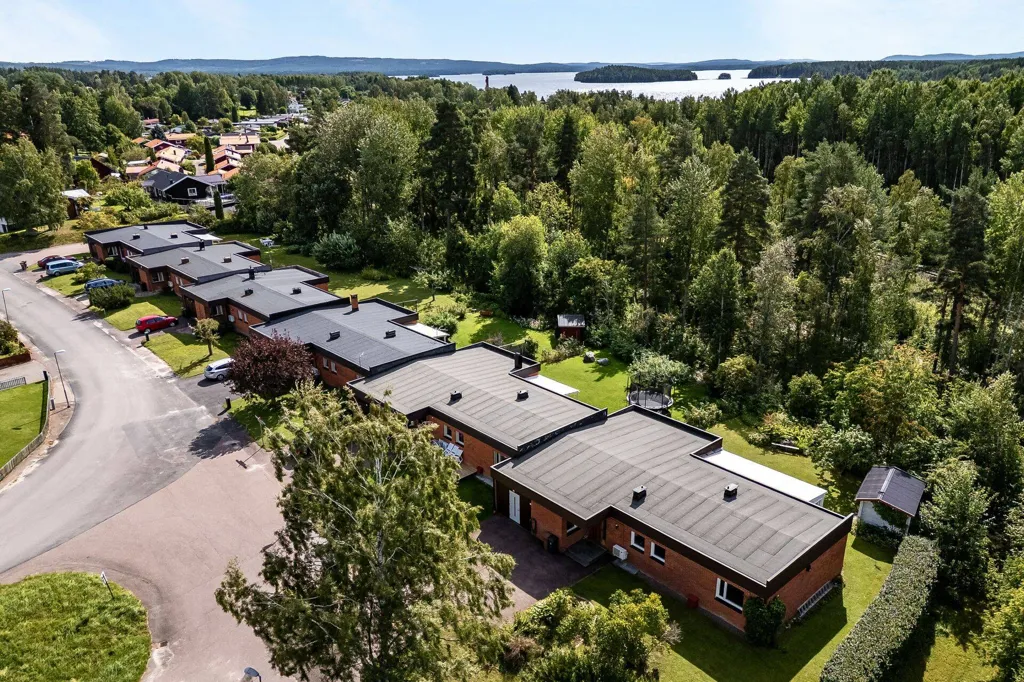 Õhuvaade - Modernised Bungalow with Garden in Falun