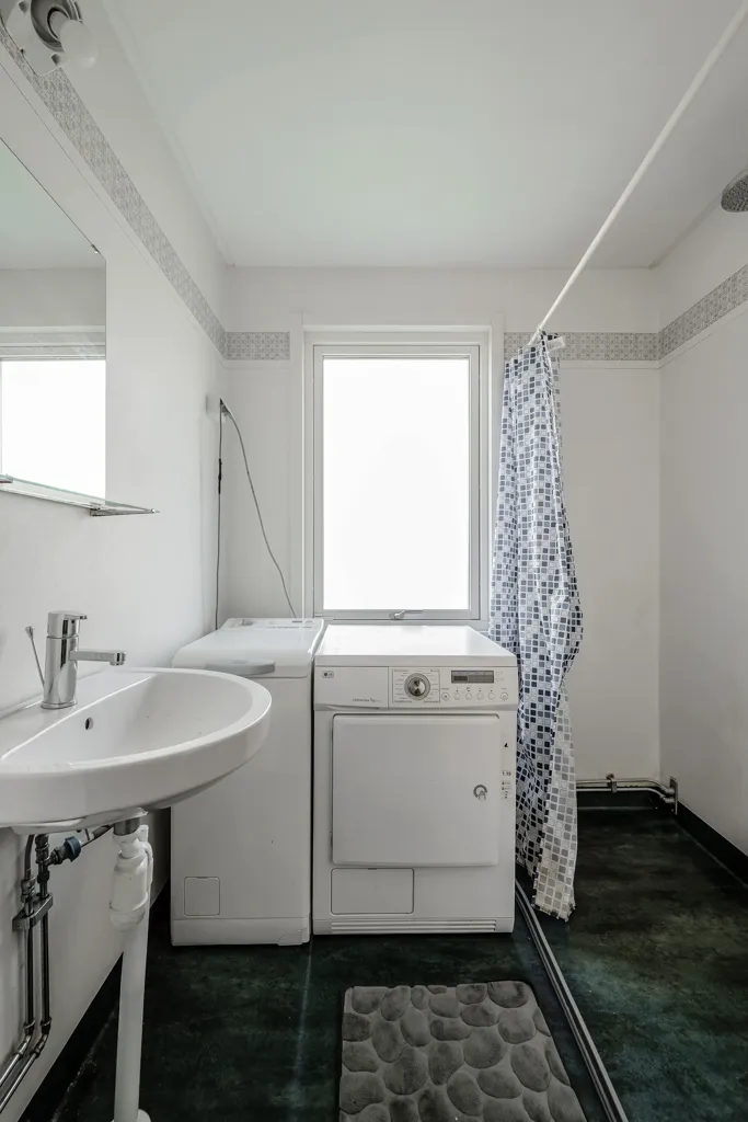 Bathrooms - Apartment with Balcony in Stockholm