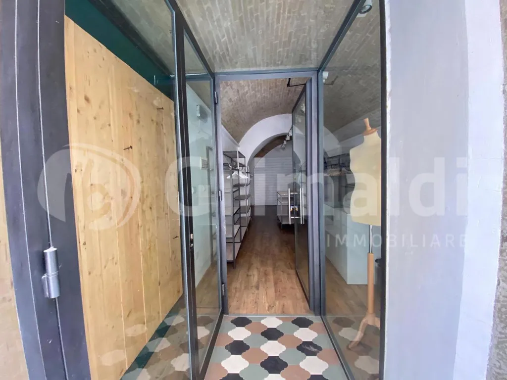 Pièces - Shop with High Visibility in Corso Cavour, Perugia