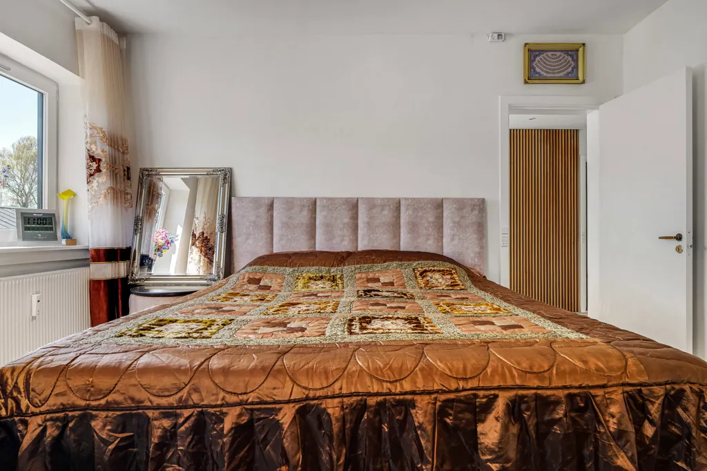 Magamistoad - Condo with French Balcony in Hillerød