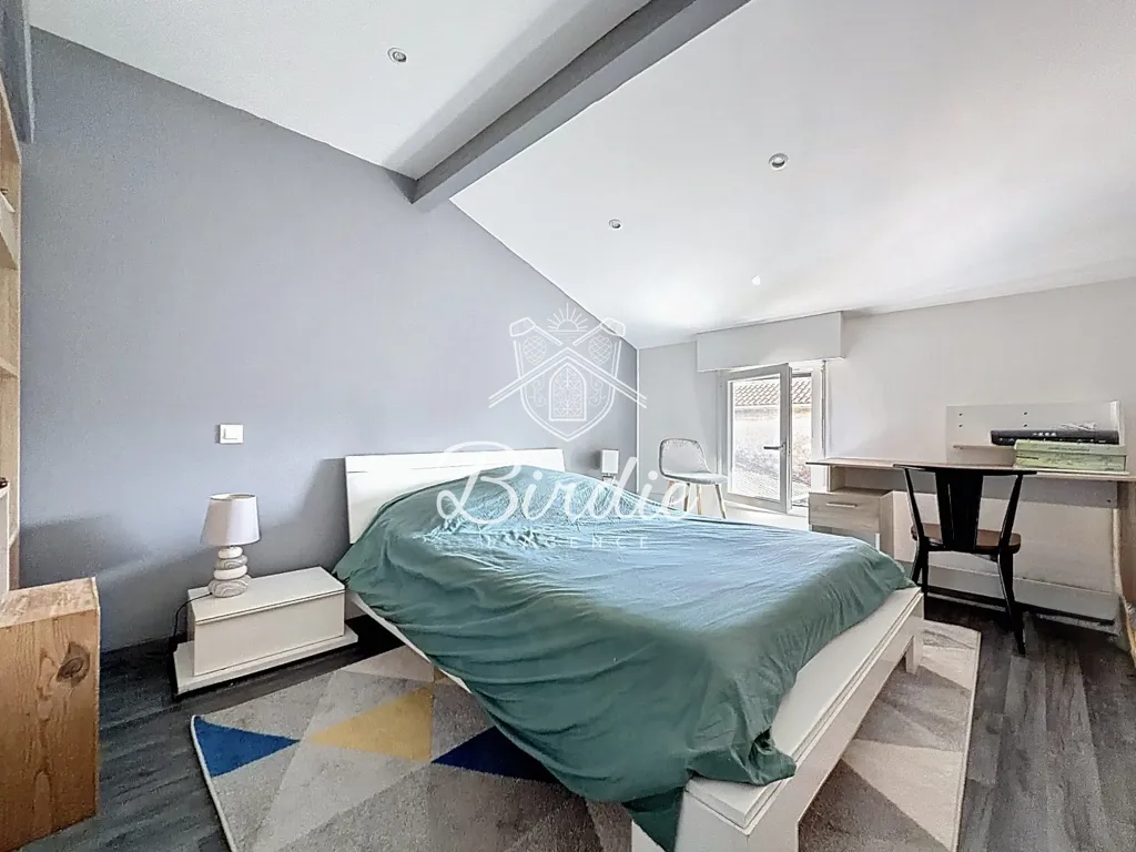 Chambres - Appartement Duplex avec Jardin au Centre de Tosse
