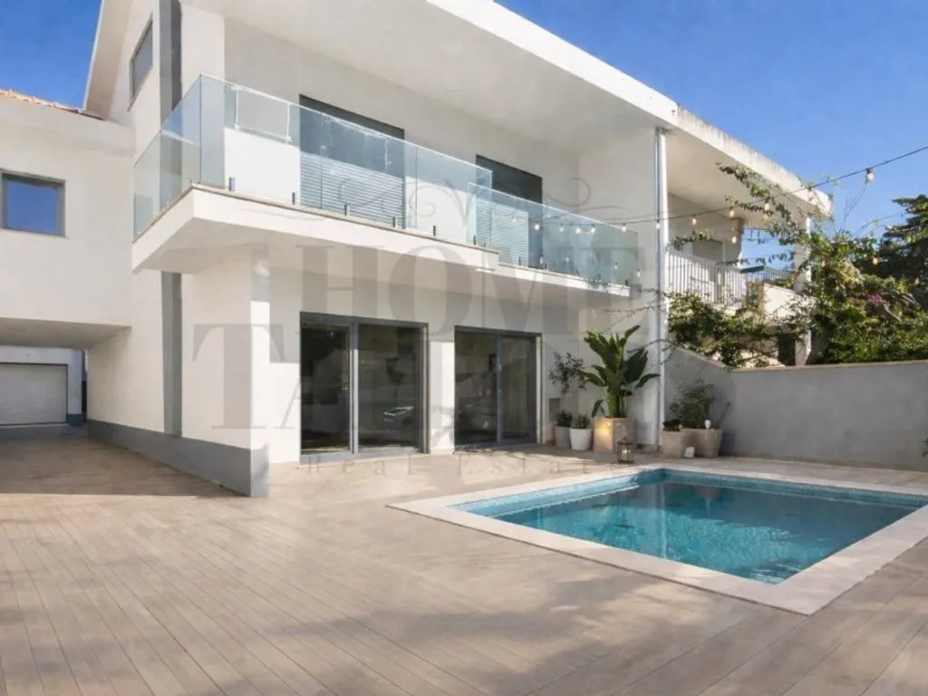 Piscine - Luxury Villa with Pool in Costa da Caparica
