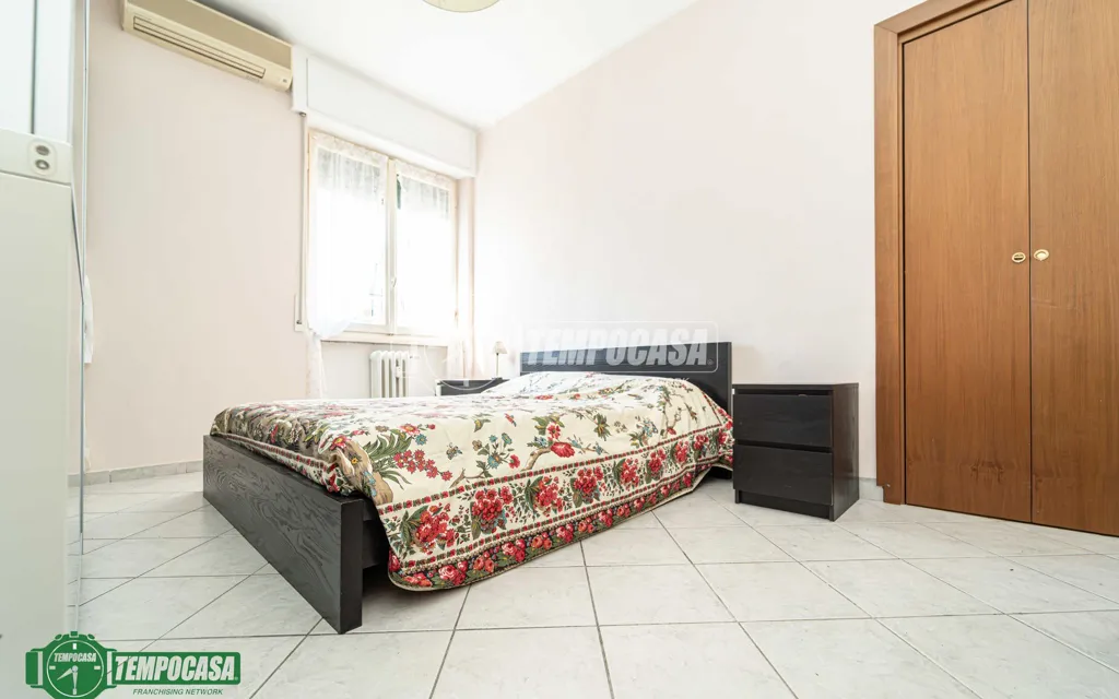 Dormitorios - Bright 2-Bedroom Apartment with Balcony in Milan