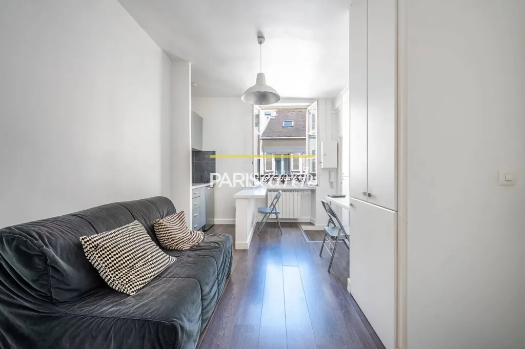 Living Room - Charming 2-Piece in 6th Arrondissement, Paris