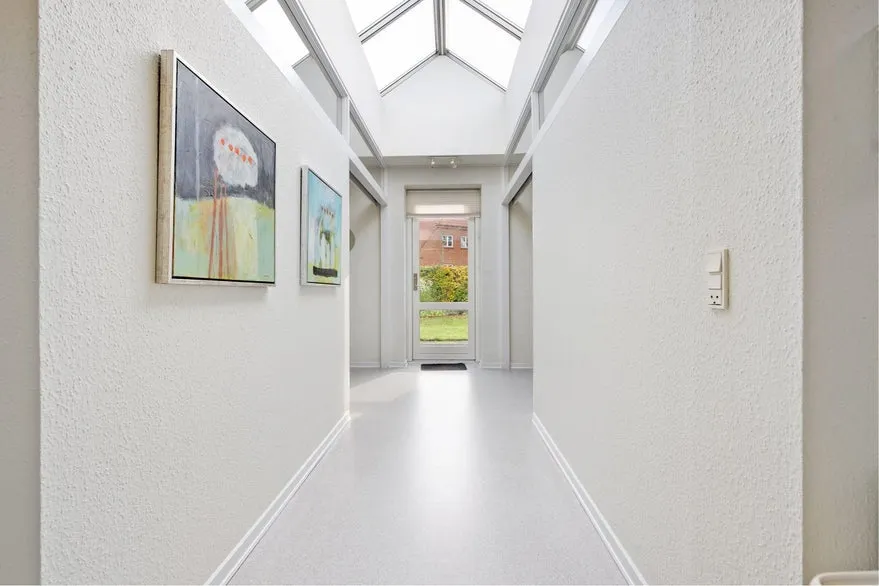 Esik - Mixed-Use Property with Garden in Skjern
