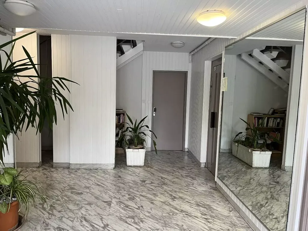 hallway_entrance