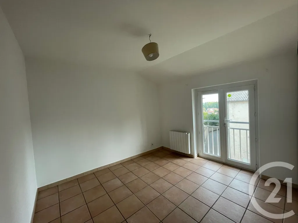 Toad - Spacious 3-Bedroom Flat in St Symphorien d'Ozon