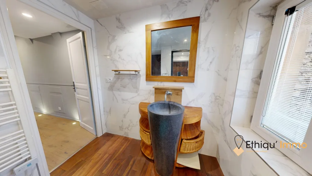 Salles de bain - Appartement Lumineux avec 2 Chambres à Strasbourg