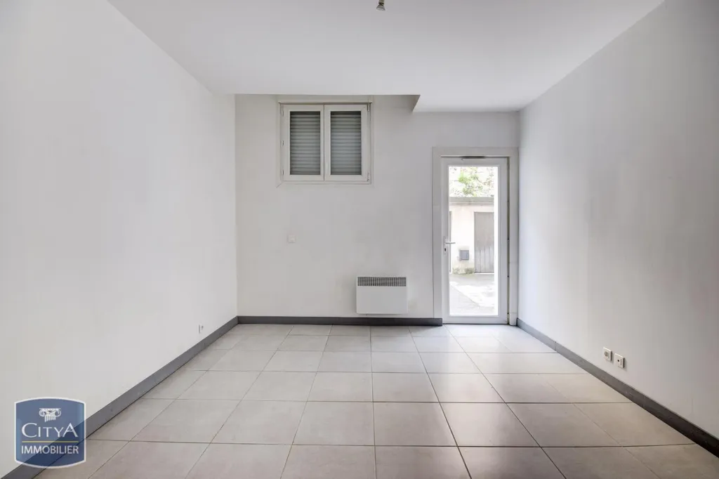Pièces - Appartement 2 Pièces avec Vue Ouest à Marseille