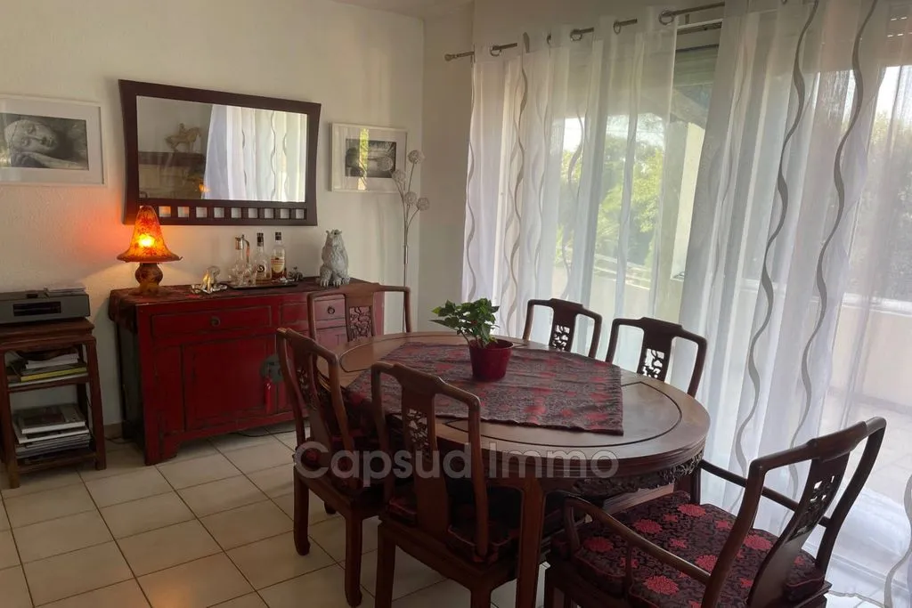 Salle à manger - Villa Luxueuse avec Vue sur le Canal du Midi près de Béziers
