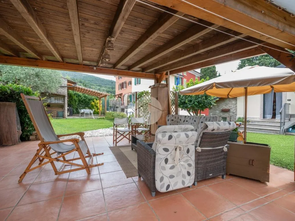 Terrazza - Rustic Corte with Pool in Costermano
