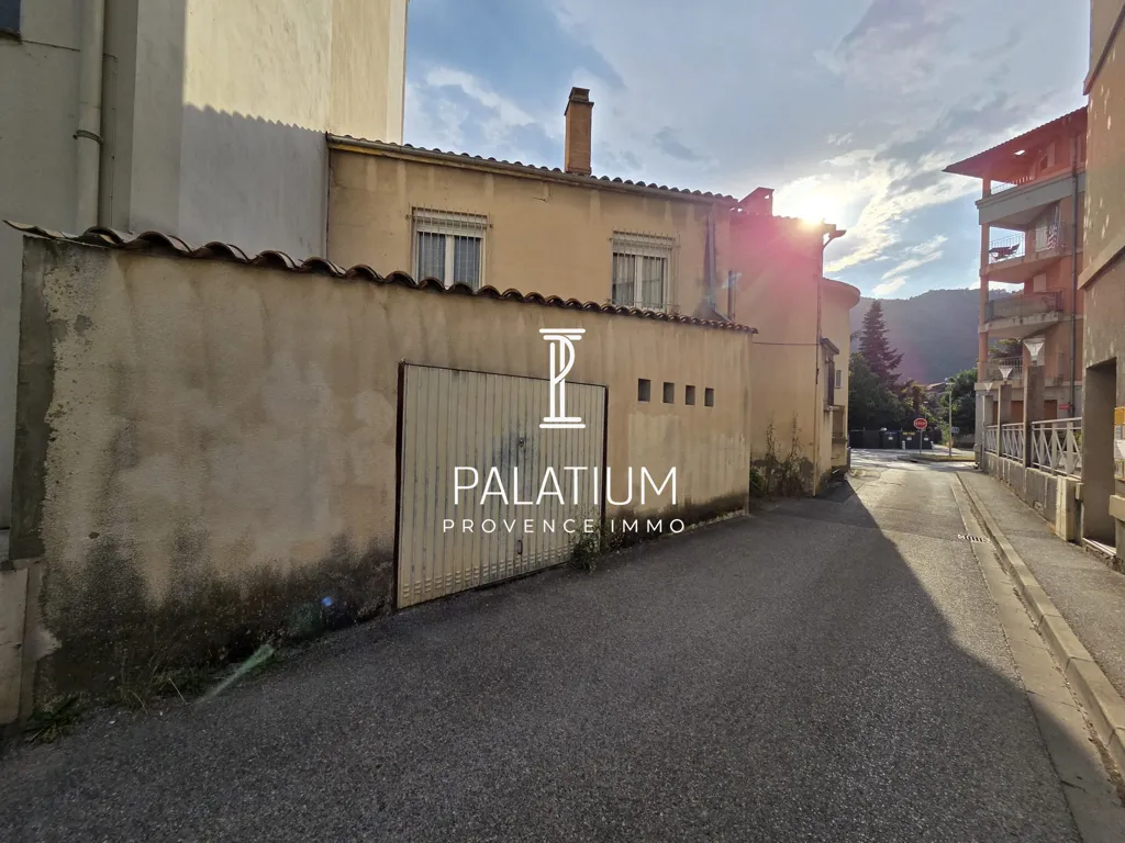 Välivaade - Mixed-Use Property with Garage in Digne-les-Bains