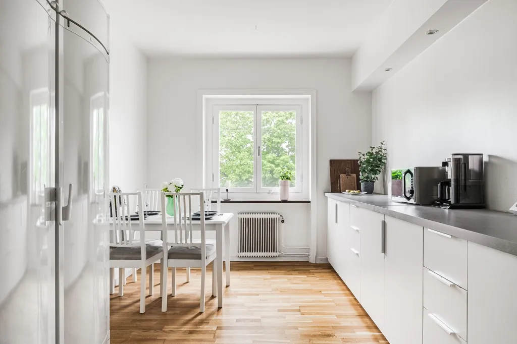 Cuisine - Apartment with Renovated Kitchen in Central Norr