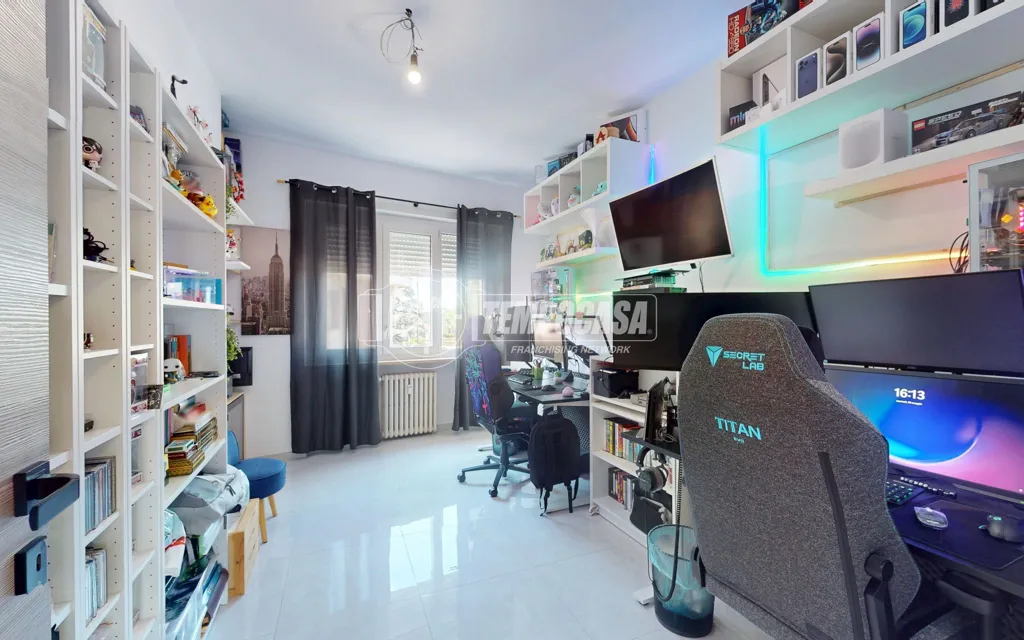 Office - Modernised Apartment with Balcony in Settimo Torinese