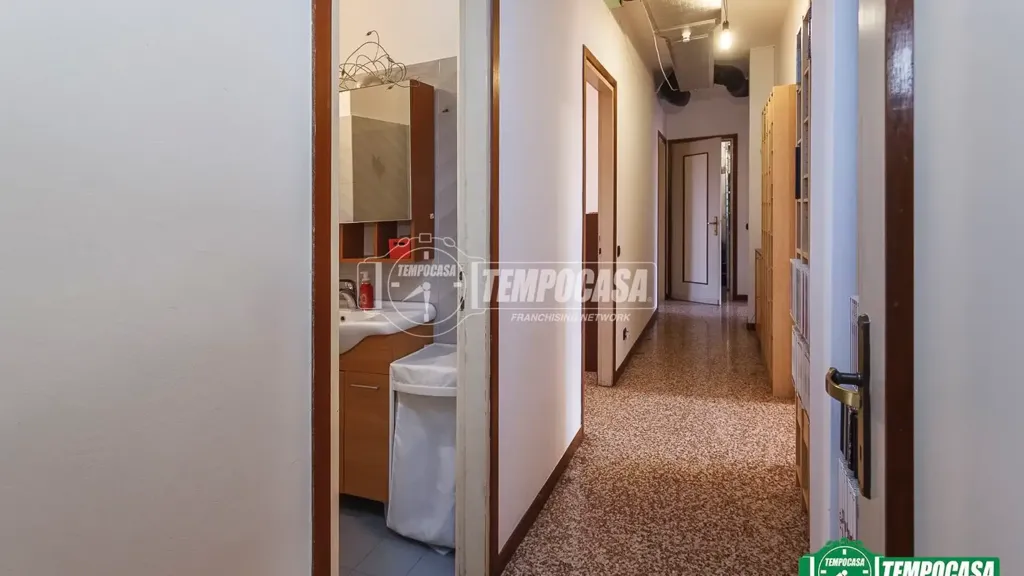 hallway_entrance
