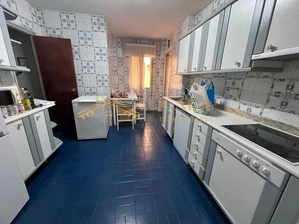 Köök - Spacious Flat with Terrace in Cáceres Centre
