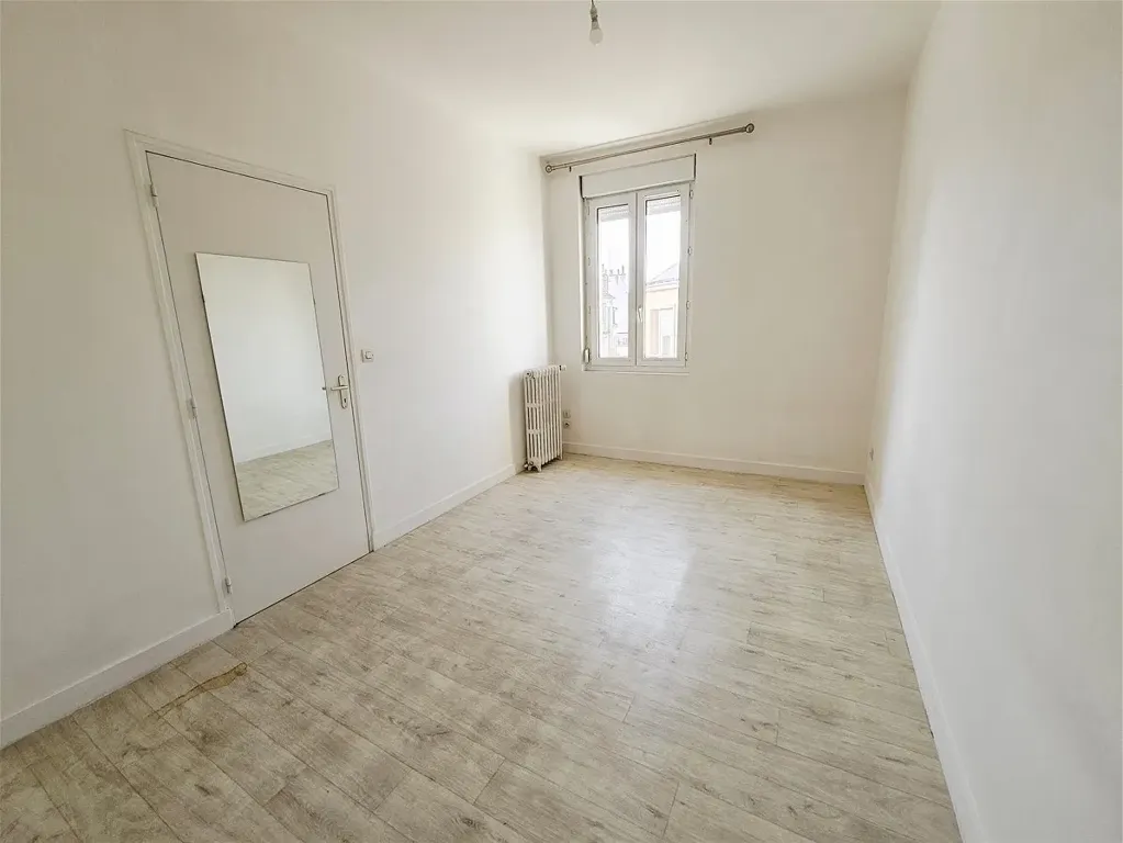 Pièces - Appartement Duplex avec Cave à Tours