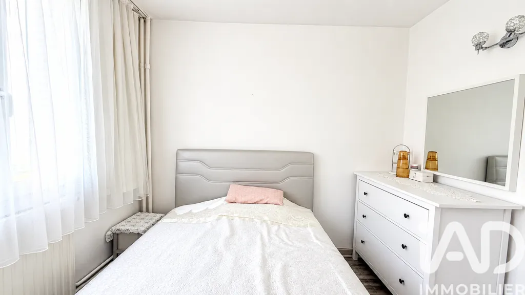Chambres - Appartement avec balcon et parking à Fontaine