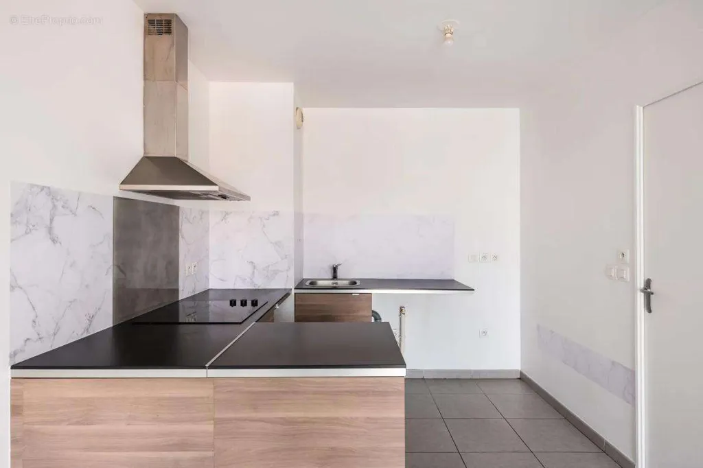 Cuisine - Appartement Moderne avec Ascenseur à Pont de Vivaux