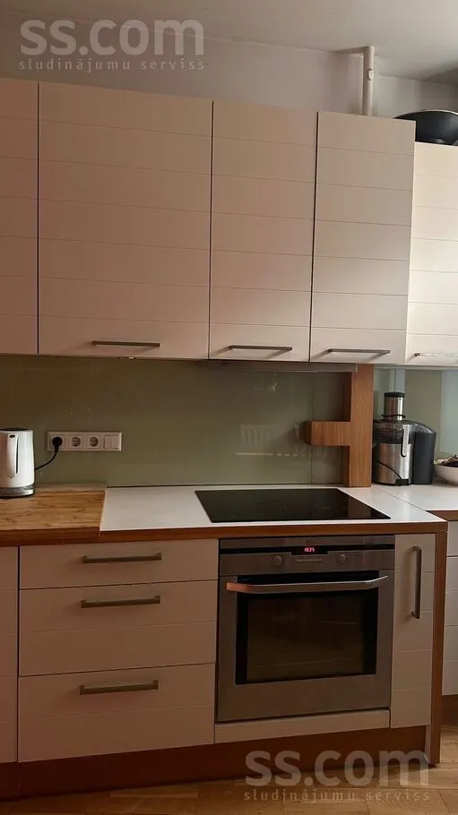 Köök - Renovated Apartment with Courtyard View in Riga Centre