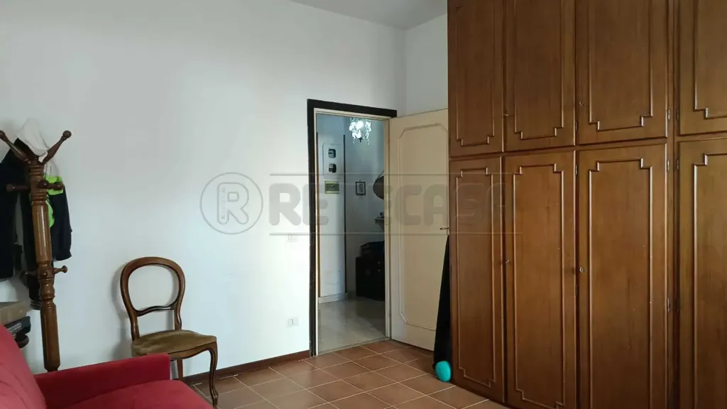 Chambres - Rear-Facing Apartment with Terrace in Ladispoli
