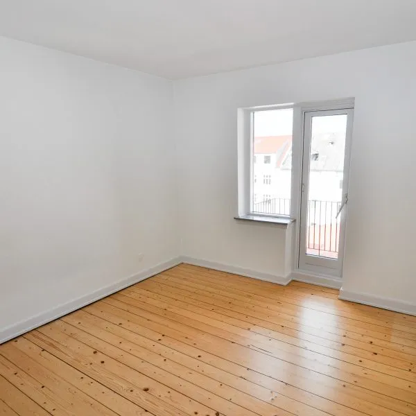 Pièces - Two-Bedroom Apartment with Balconies in Aalborg Centre