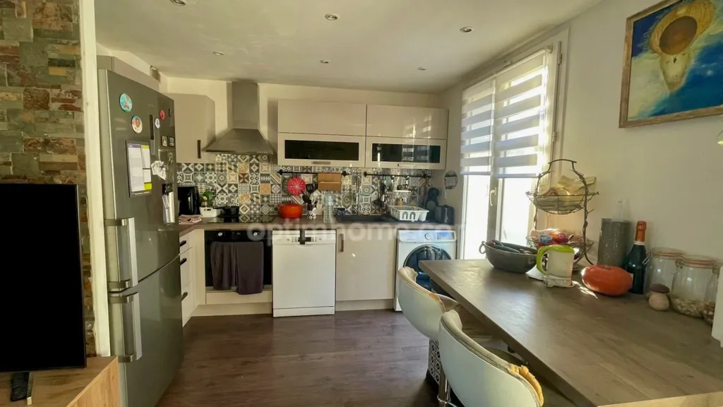 Kitchen - Modern House with Garden in Le Plessis-Bouchard