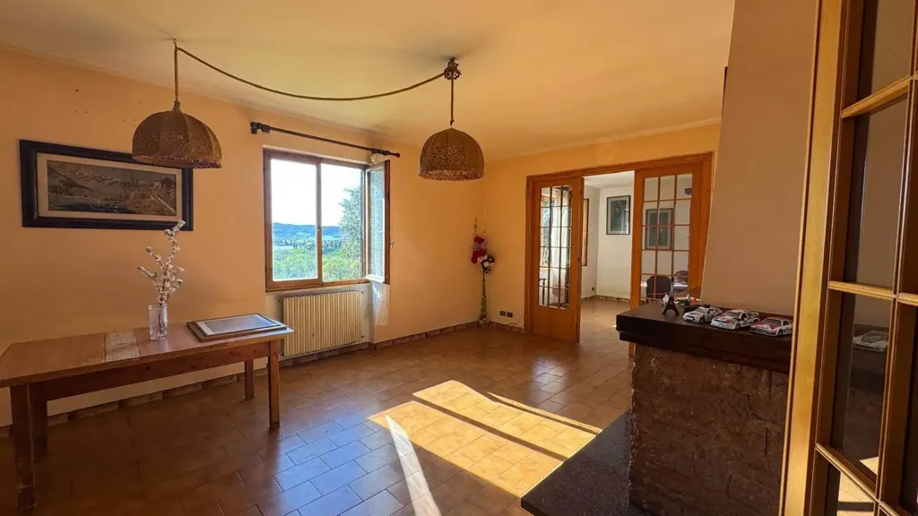 Salle à manger - Rustic Farmhouse with Lake View in Santa Luce