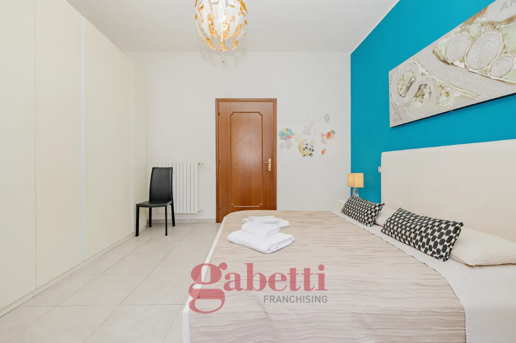 Camere da letto - Appartamento con terrazzino in stabile d'epoca a Milano