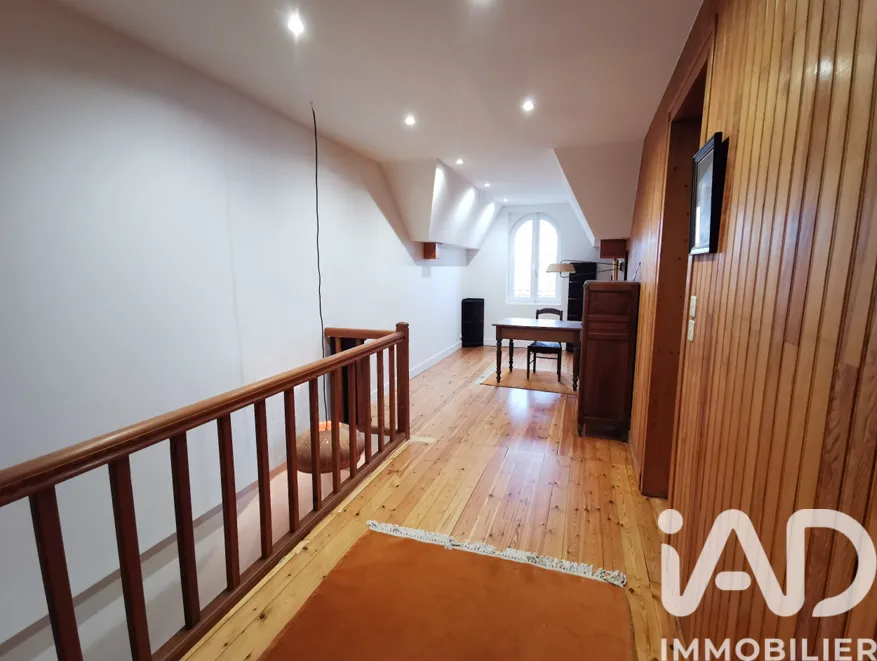 Entrée - Maison Rénovée avec Jardin à Guernes