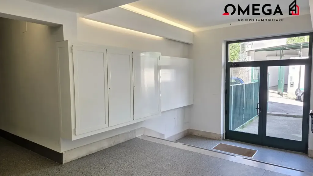 Entrée - Modern Studio with South Exposure in Trieste