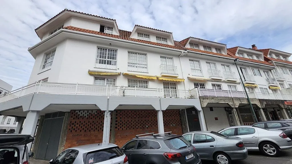 Exterior - 2-Bedroom Flat with Balcony in Miño