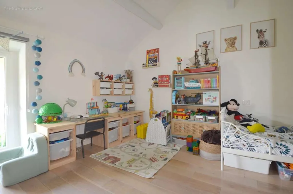 Bedrooms - Charming Village House with West-Facing Garden