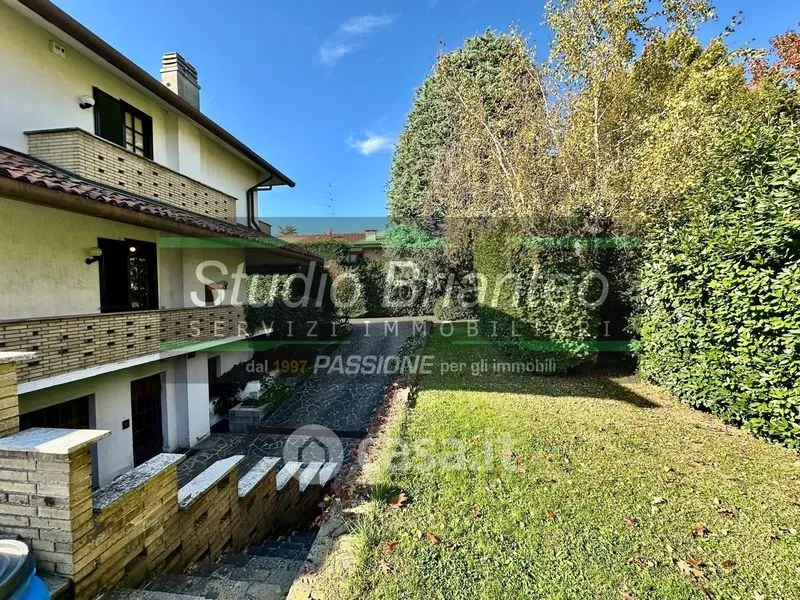 Exterior - Bifamiliar Villa with Garden in Verano Brianza