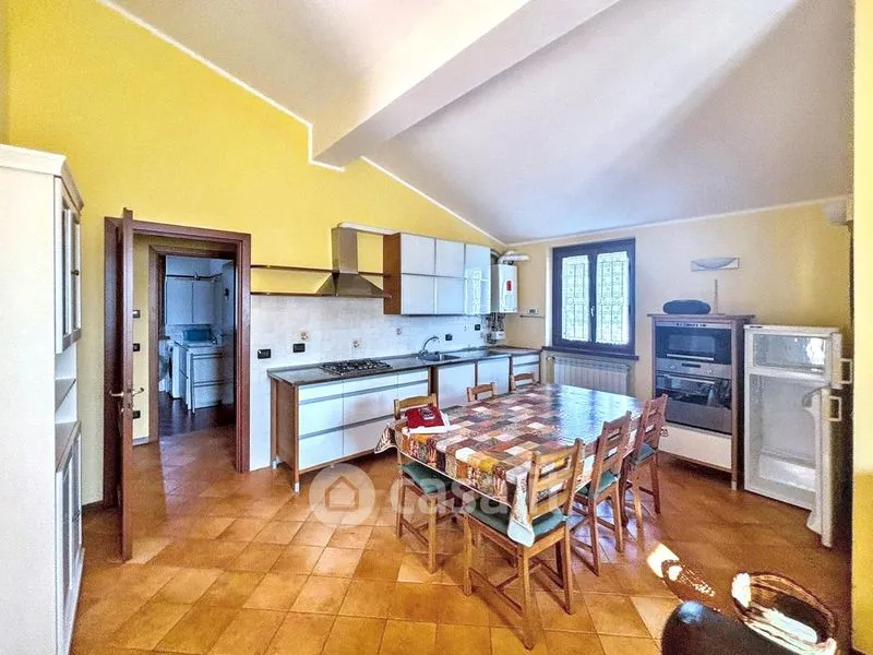 Söögituba - Villa with Garden in Colli Verdi