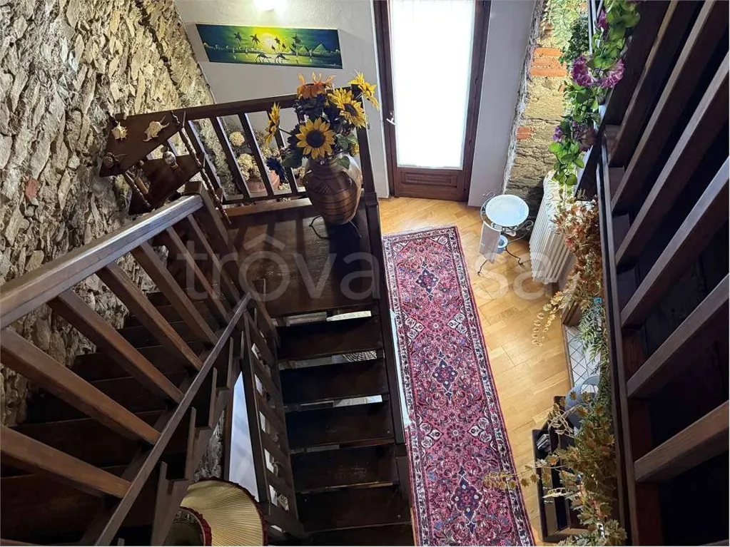 Pièces - Rustic Semi-detached House with Balcony in Armeno