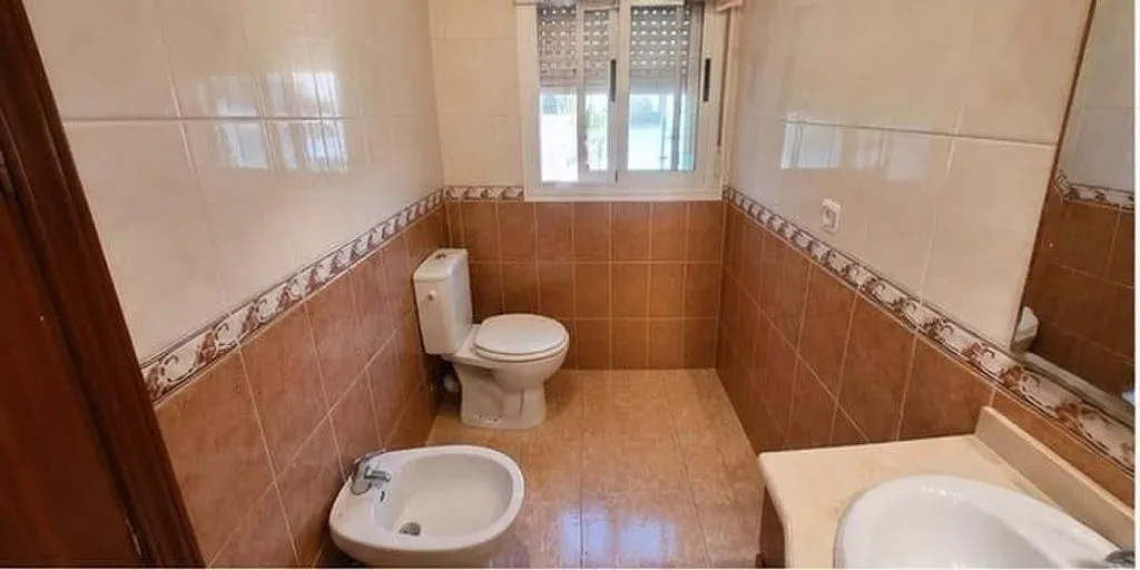 Salles de bain - Terraced Semi-Detached House in Gredos, Cáceres