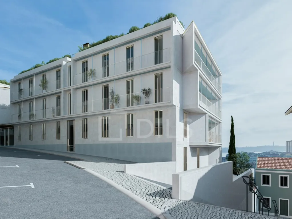 T2 Apartment with Balcony in Graça