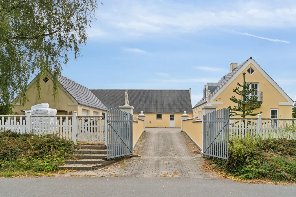 Välivaade - Villa with Equestrian Facilities in Hillerød