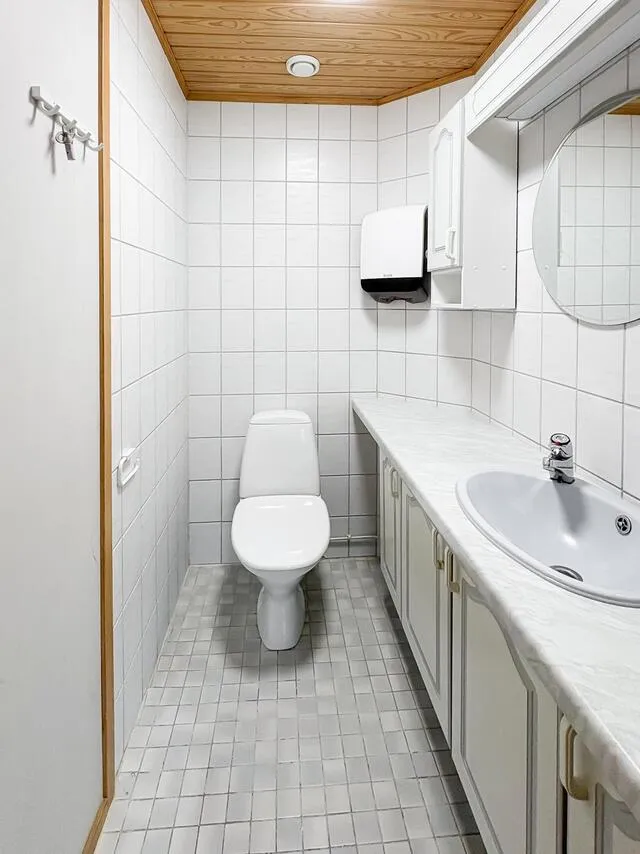 Salles de bain - Spacious Two-Storey House with Sauna in Vangasjärvi