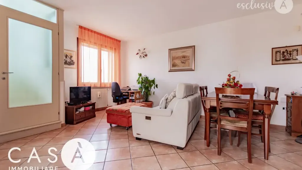 Séjour - Villa Portion with Garden in Forlì