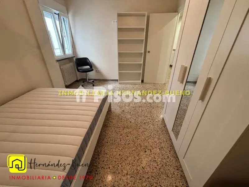 Magamistoad - Student-Friendly Flat with Balcony in Semicentro
