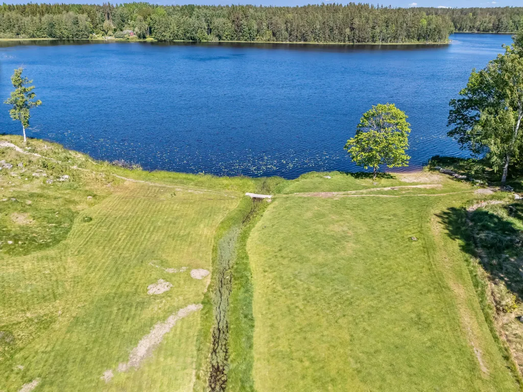 Õhuvaade - Unbuilt Plot with Lake View in Stavsjö